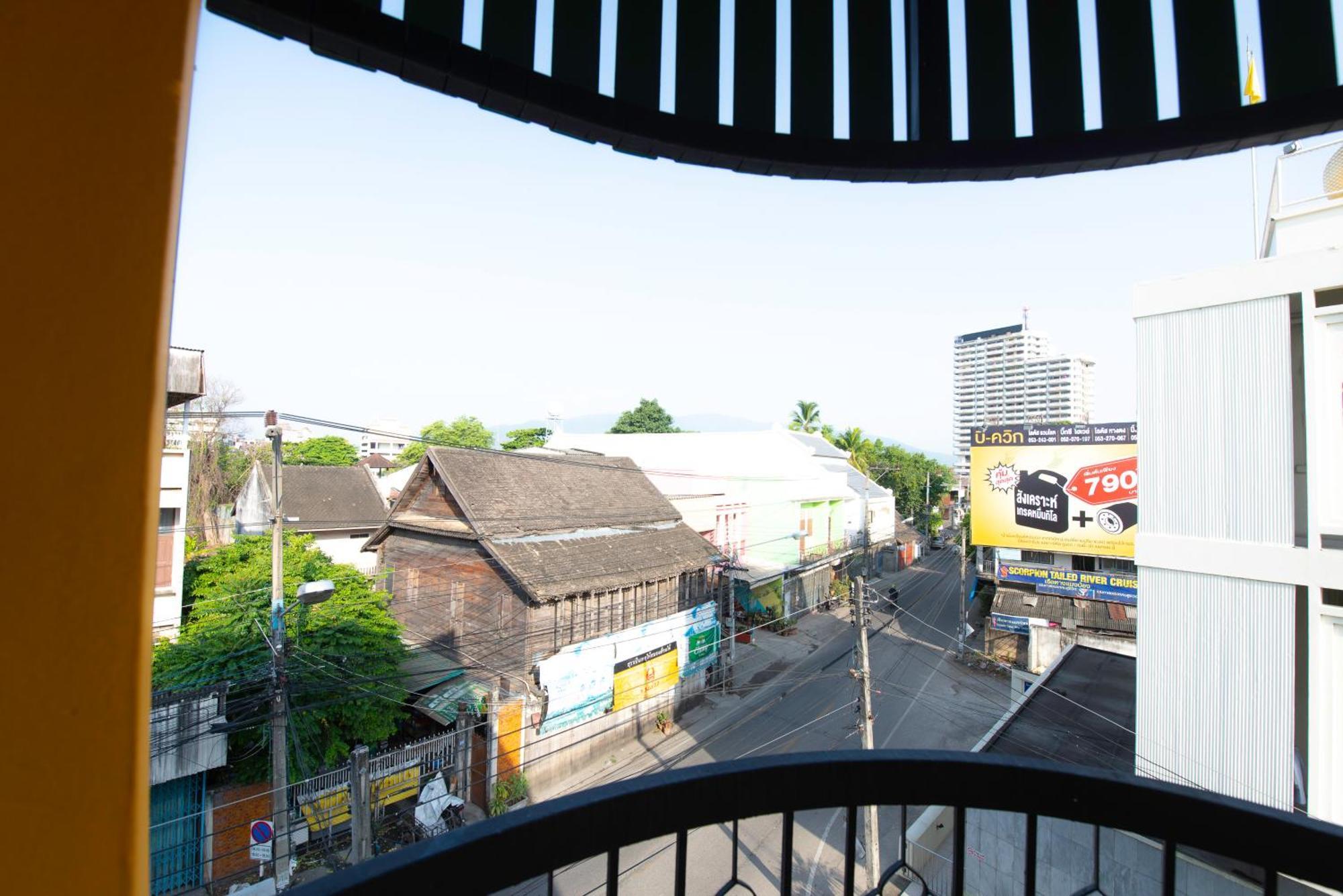 Yellow Lamoon Hotel Chiang Mai Exterior photo